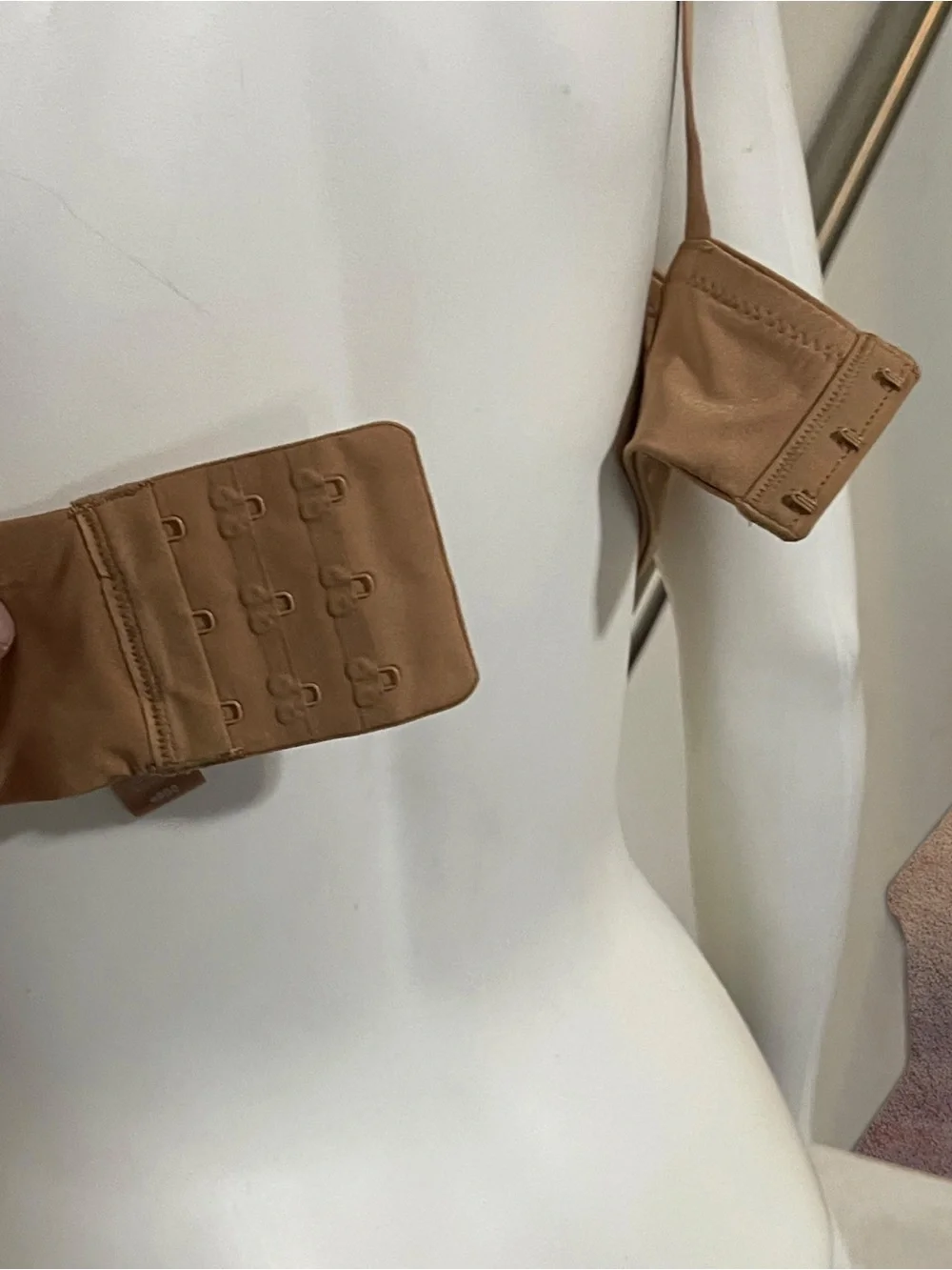 ✨ SKIMS Wireless Form T-Shirt Plunge Bra Neutral Tan 40DD - Picture 11 of 11